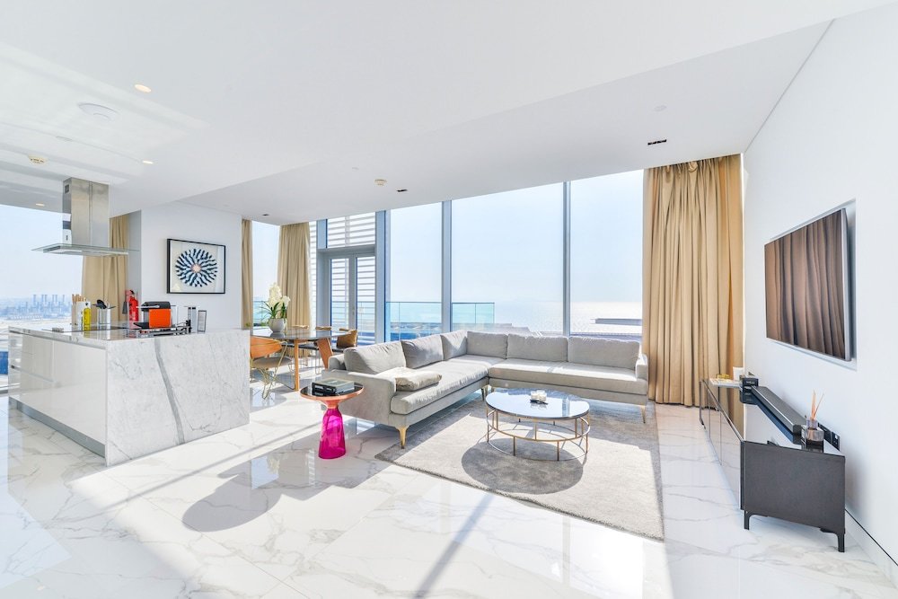 Дубай: Luxe 3BR with maids room in Bluewaters