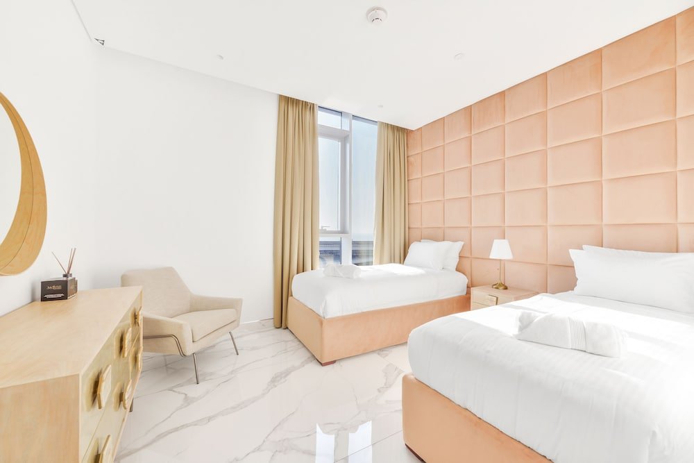 Дубай: Luxe 3BR with maids room in Bluewaters