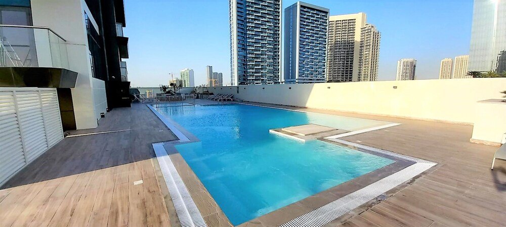 Дубай: Stunning Studio With Balcony at Park View Dubai