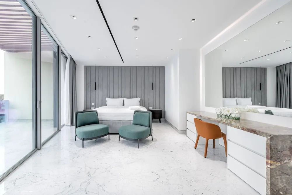 Дубай: Luxe Dubai Marina 3Flr 4BR w Pool Sauna