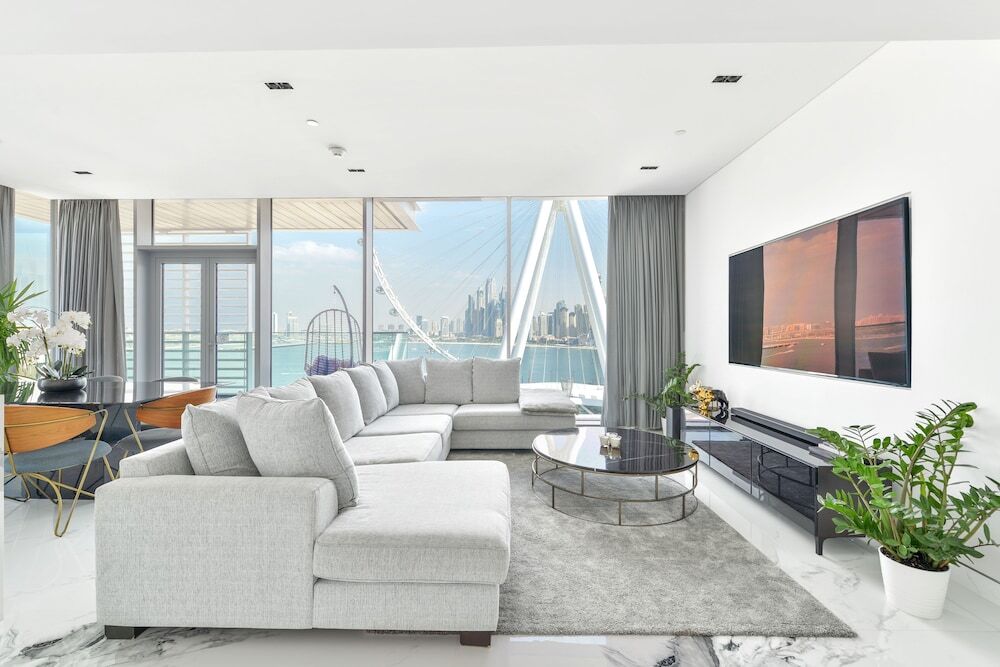 Дубай: Luxurious 3BR w maidroom in BLUEWATERS