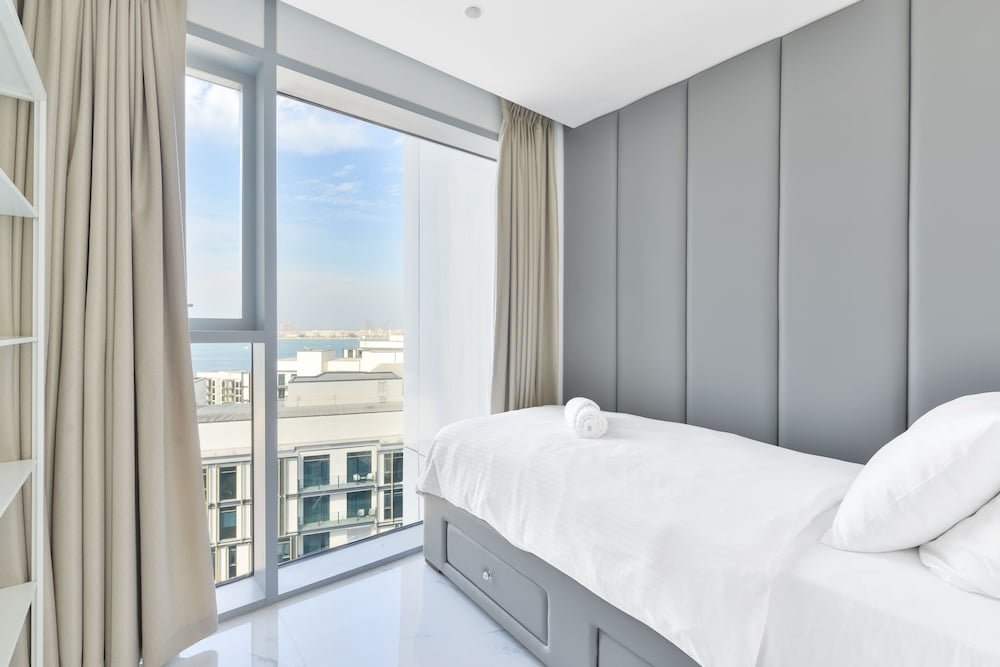 Дубай: Luxurious 3BR w maidroom in BLUEWATERS