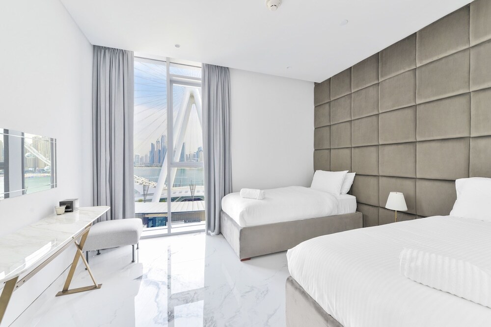 Дубай: Luxurious 3BR w maidroom in BLUEWATERS