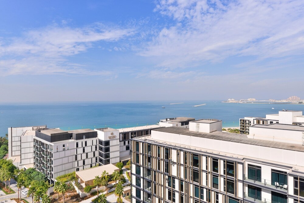Дубай: Luxurious 3BR w maidroom in BLUEWATERS