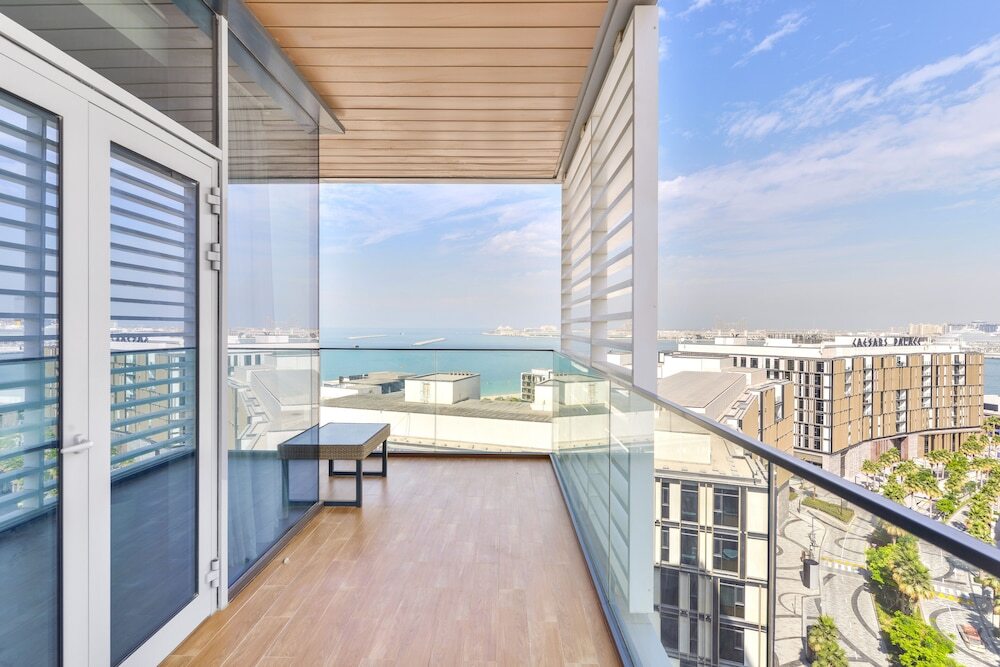 Дубай: Luxurious 3BR w maidroom in BLUEWATERS