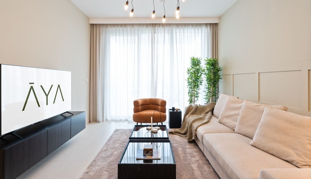 Дубай: Aya - Outstanding 1BR Apartment With Amazing Creek Views