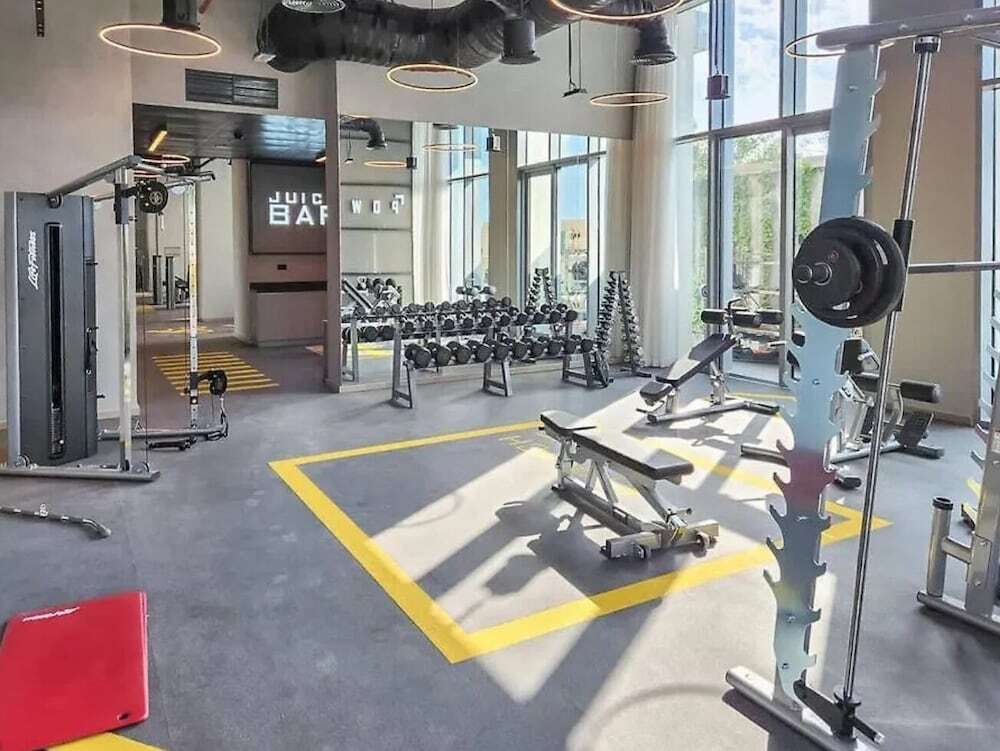 Дубай: Aya - Outstanding 1BR Apartment With Amazing Creek Views