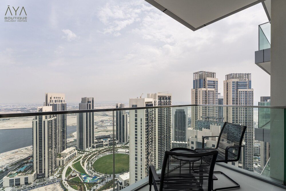 Дубай: Aya - Outstanding 1BR Apartment With Amazing Creek Views