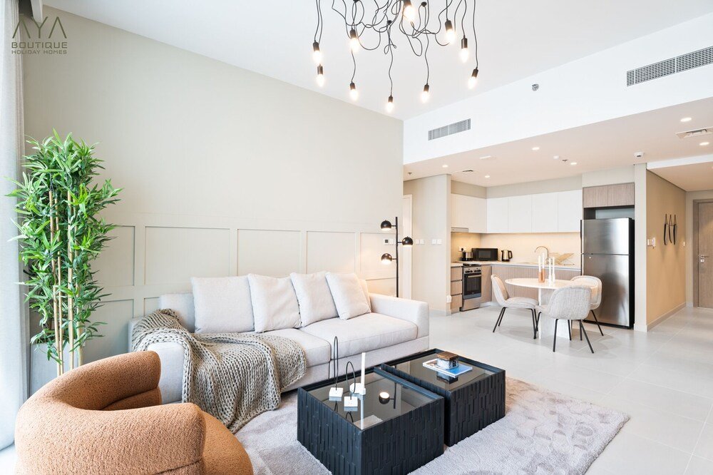 Дубай: Aya - Outstanding 1BR Apartment With Amazing Creek Views