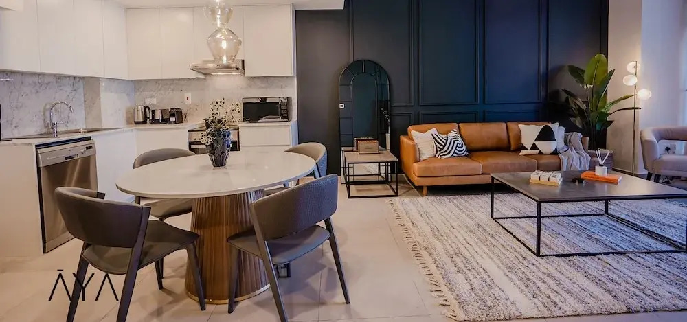 Дубай: Aya - Modern 1BR Apartment with Balcony in Rahaal 2