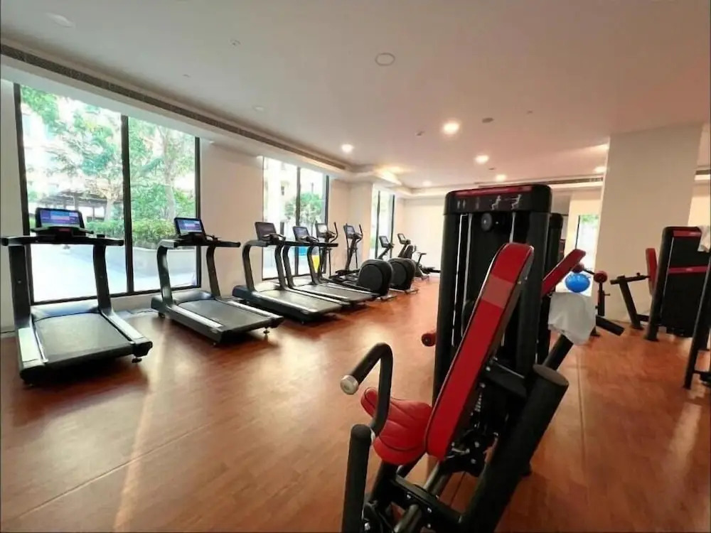 Дубай: Aya - Modern 1BR Apartment with Balcony in Rahaal 2