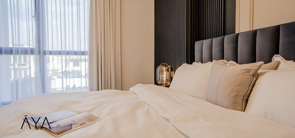 Дубай: Aya - Modern 1BR Apartment with Balcony in Rahaal 2