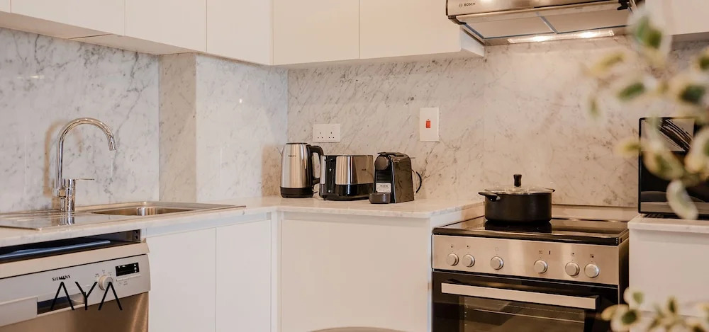 Дубай: Aya - Modern 1BR Apartment with Balcony in Rahaal 2