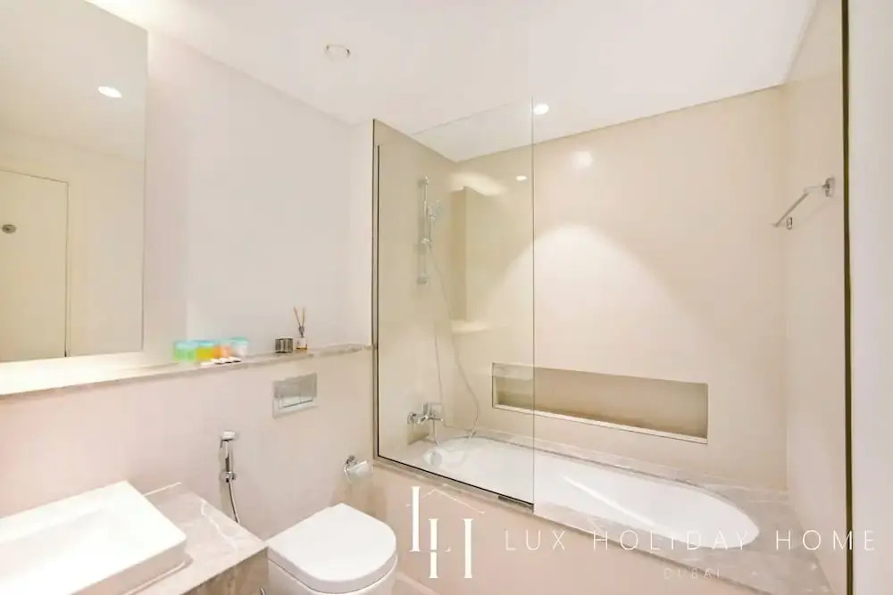 Дубай: LUX  The Dubai Creek View Suite