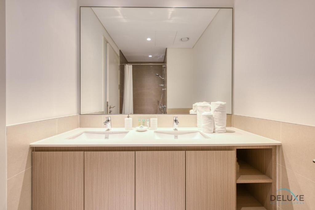 Дубай: Adorable 2BR at Park Heights Dubai Hills by Deluxe Holiday Homes