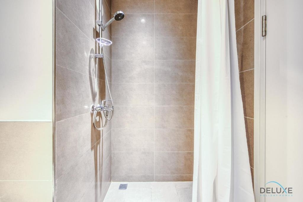 Дубай: Adorable 2BR at Park Heights Dubai Hills by Deluxe Holiday Homes