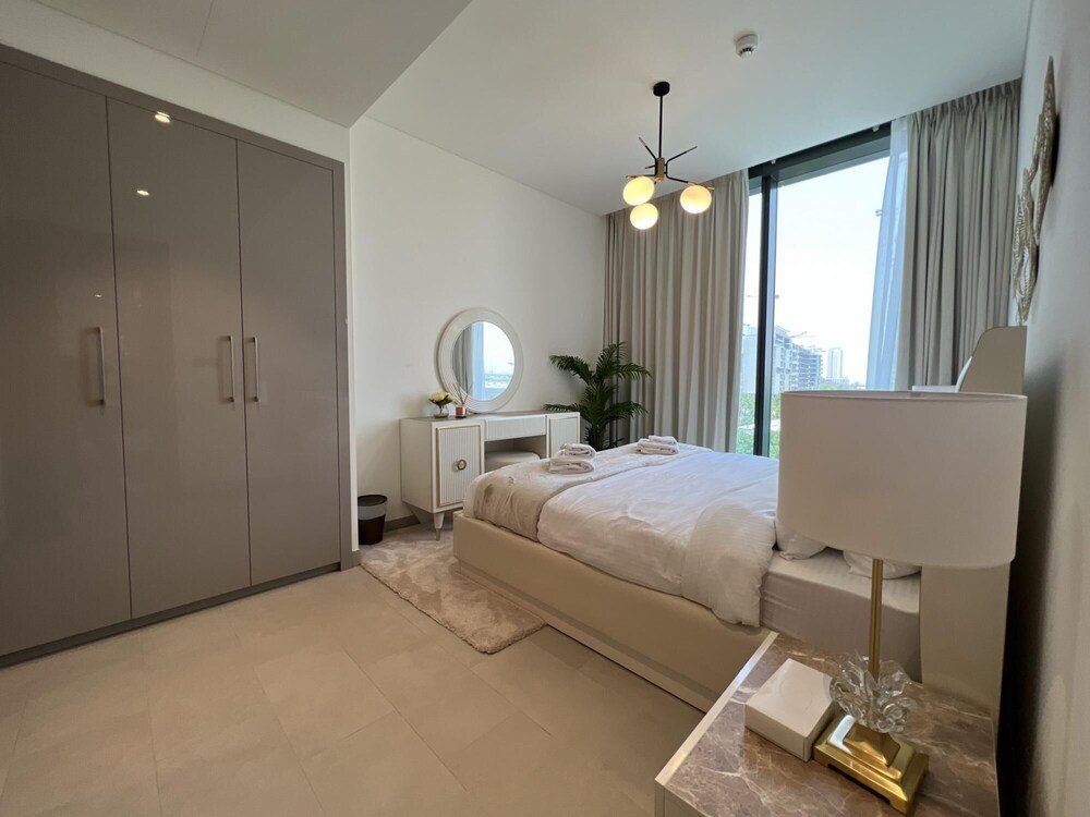 Дубай: Primestay - Sobha Waves 2BR in Al Meydan