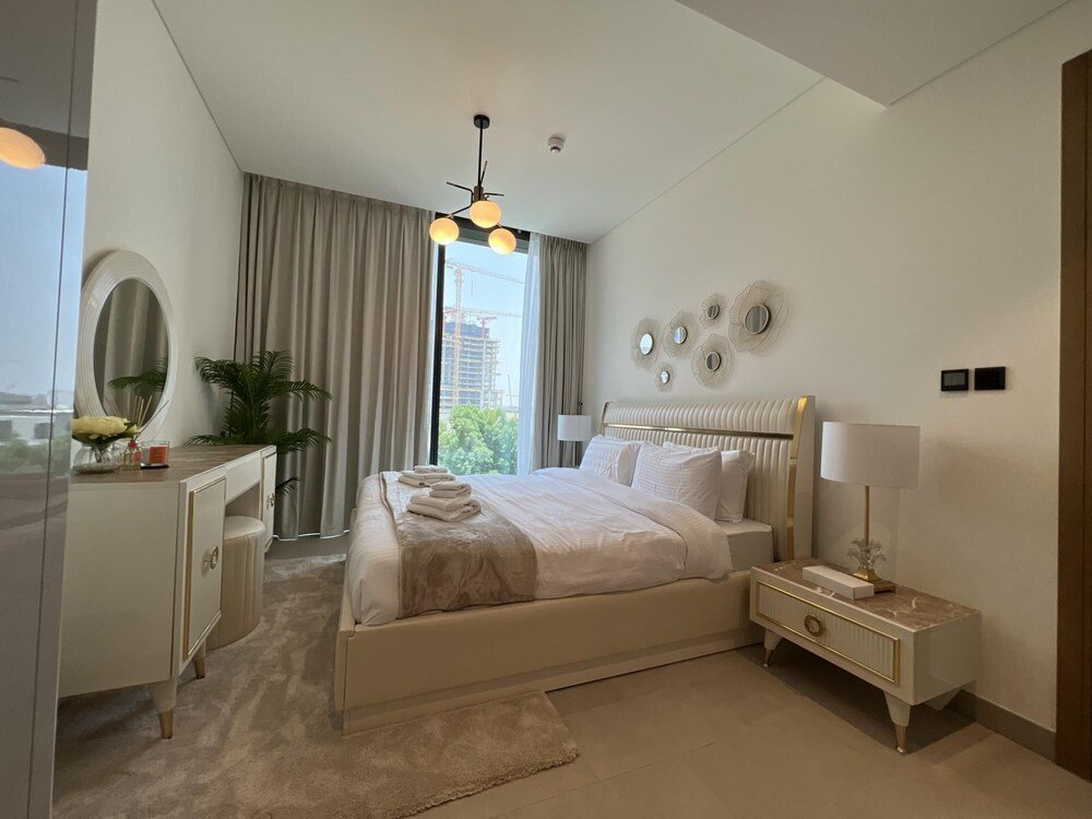 Дубай: Primestay - Sobha Waves 2BR in Al Meydan