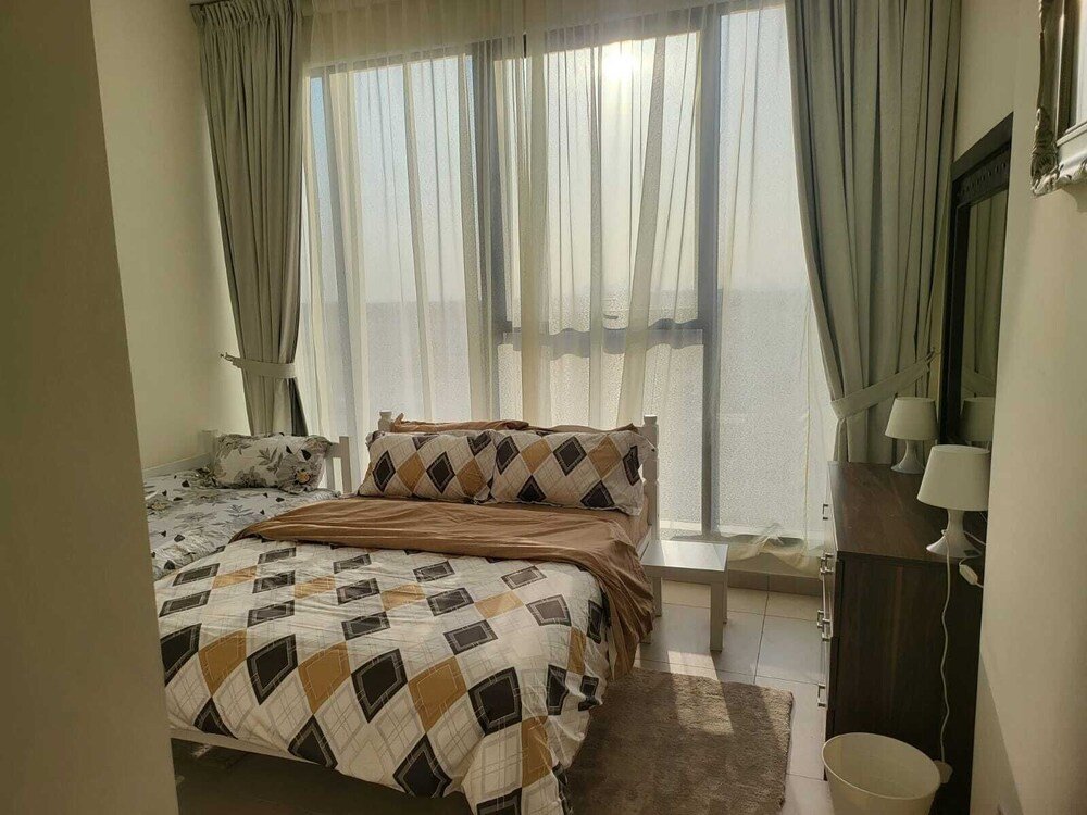 Дубай: B411 Furnished Apartment With Maidroom