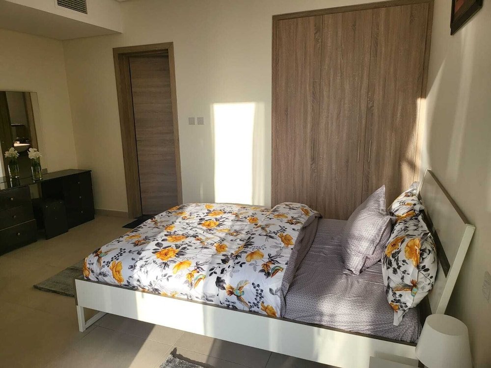 Дубай: B411 Furnished Apartment With Maidroom