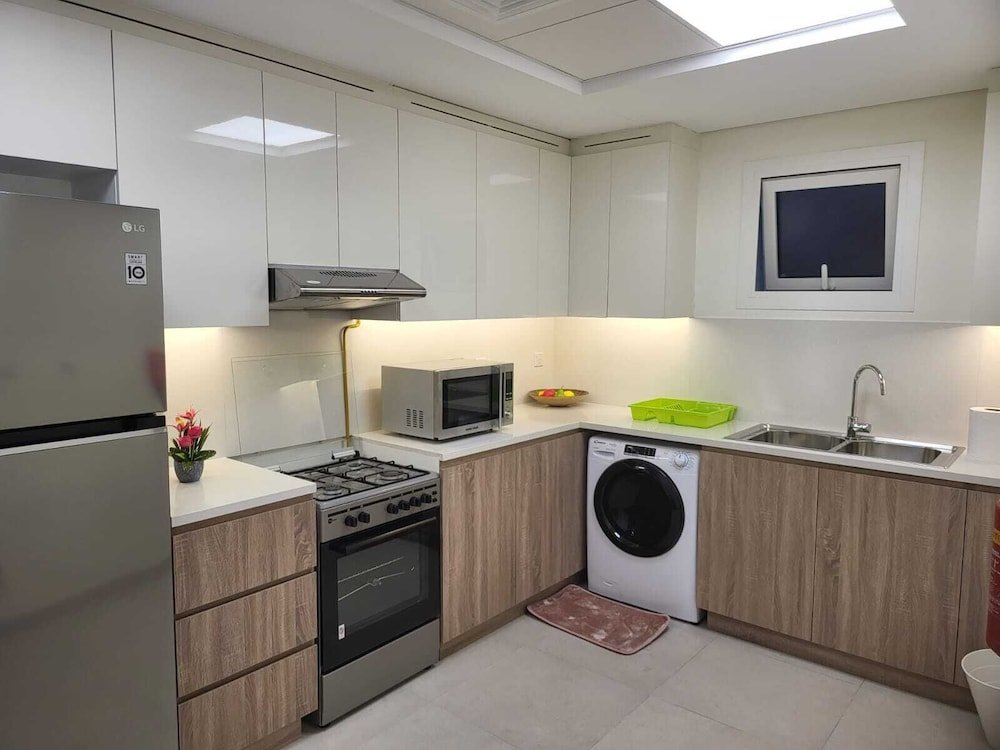 Дубай: B411 Furnished Apartment With Maidroom