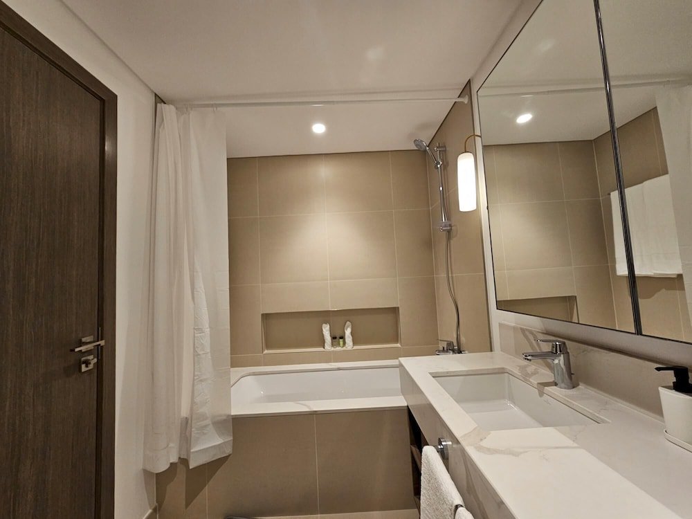 Дубай: City View Fully Furnished Apartment 2bhk