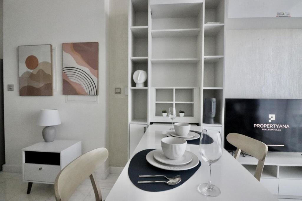 Дубай: Brand New Studio Apartment with Balcony