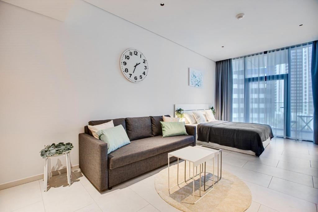 Дубай: Studio apartment with Burj Khalifa view