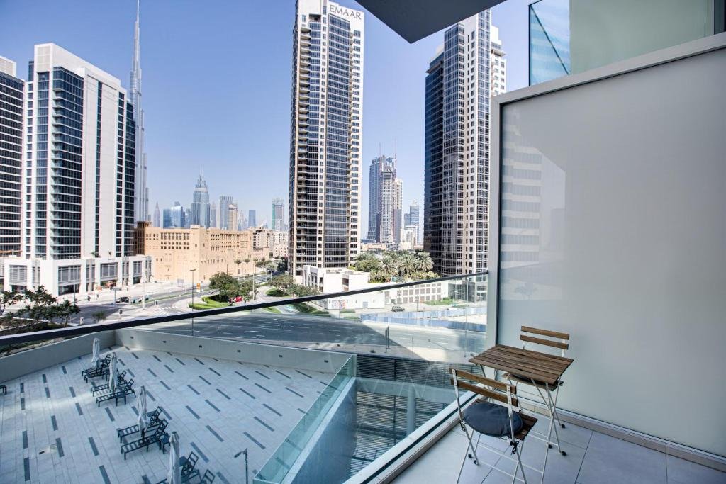 Дубай: Studio apartment with Burj Khalifa view