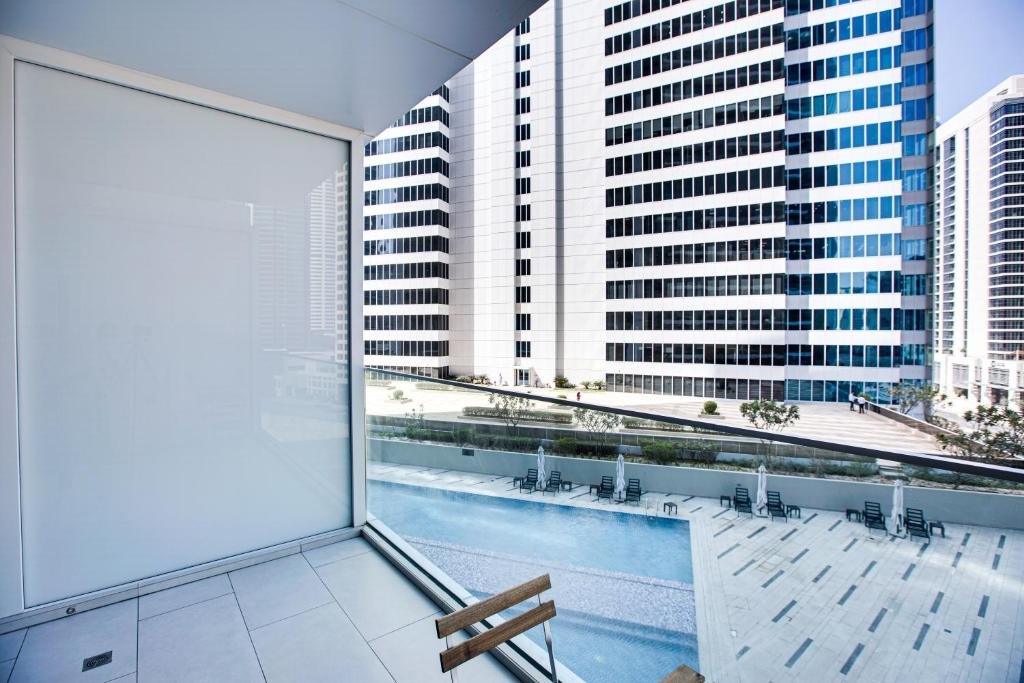 Дубай: Studio apartment with Burj Khalifa view