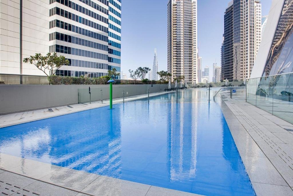 Дубай: Studio apartment with Burj Khalifa view