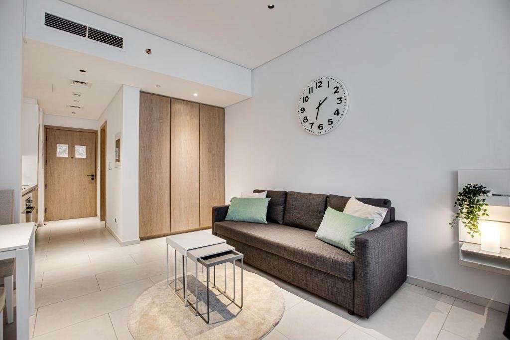 Дубай: Studio apartment with Burj Khalifa view