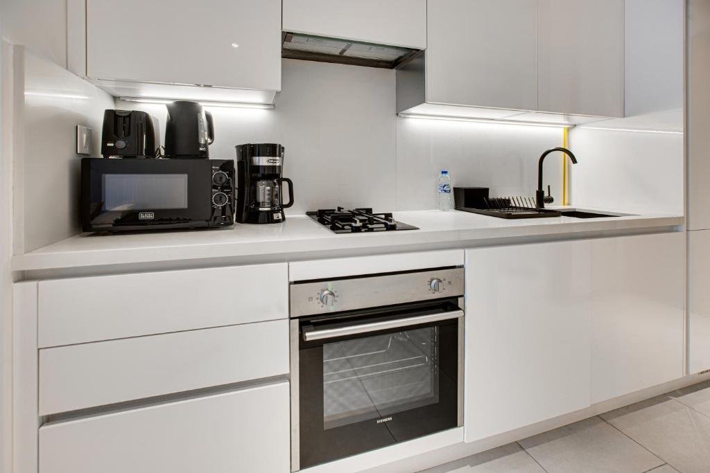 Дубай: Studio apartment with Burj Khalifa view