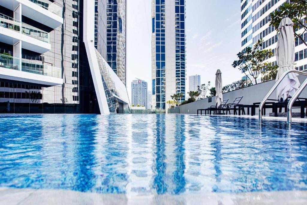 Дубай: Studio apartment with Burj Khalifa view
