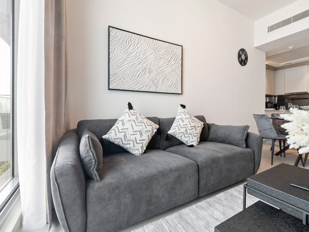 Дубай: Апартаменты Modern 1BR Dubai Skyline View JVC