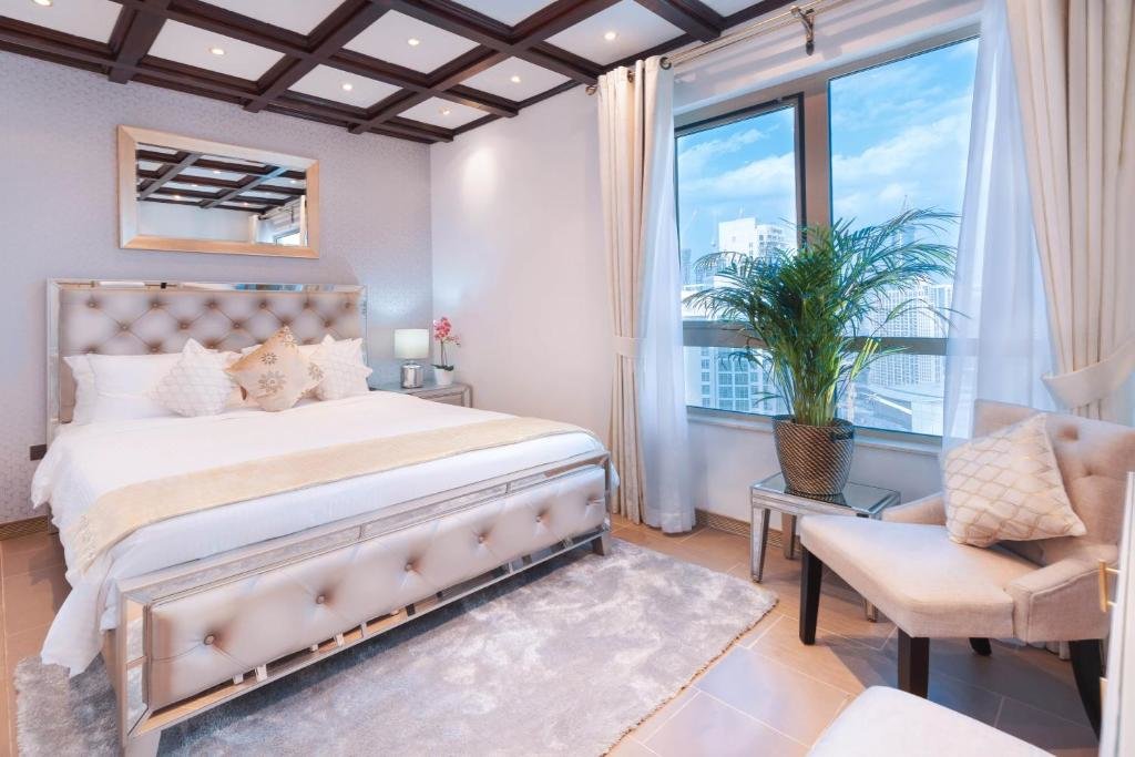 Дубай: Elite Royal Apartment - Panoramic Full Burj Khalifa, Fountain & Skyline View - ACed direct connection to Dubai Mall - Governor