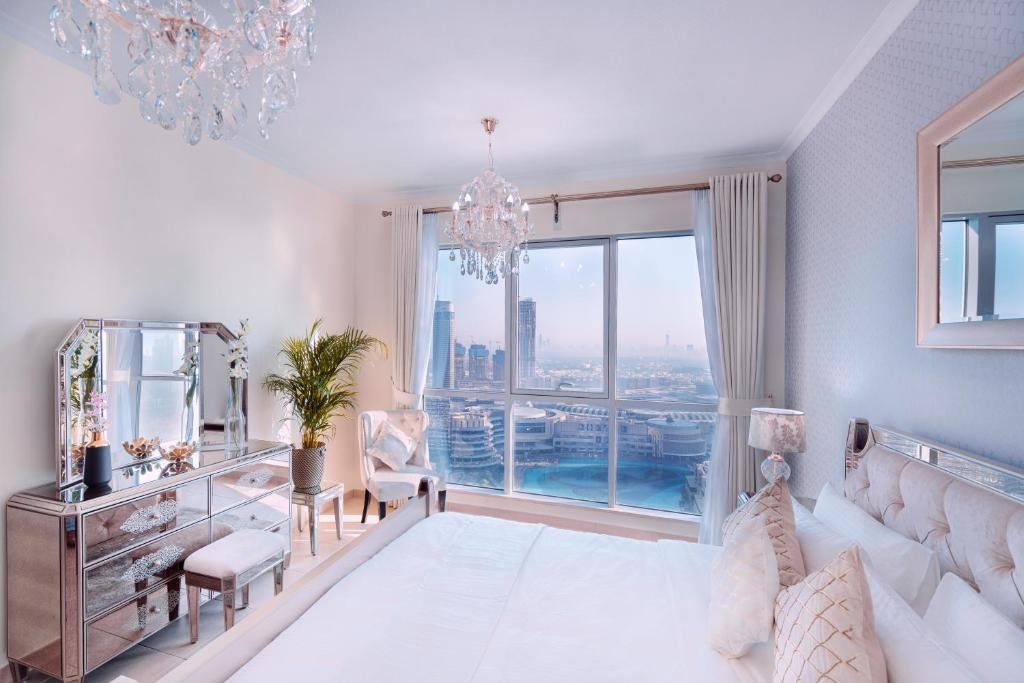 Дубай: Elite Royal Apartment - Panoramic Full Burj Khalifa, Fountain & Skyline View - ACed direct connection to Dubai Mall - Governor
