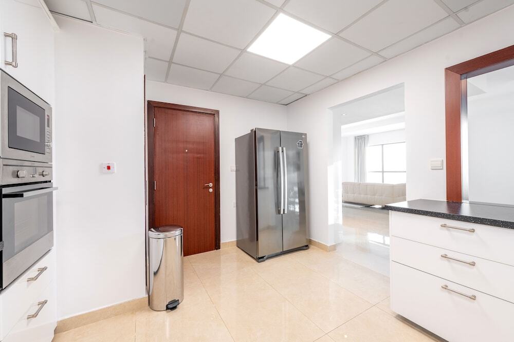 Дубай: Deluxe 3plus1BR JBR - Sea View - Balcony