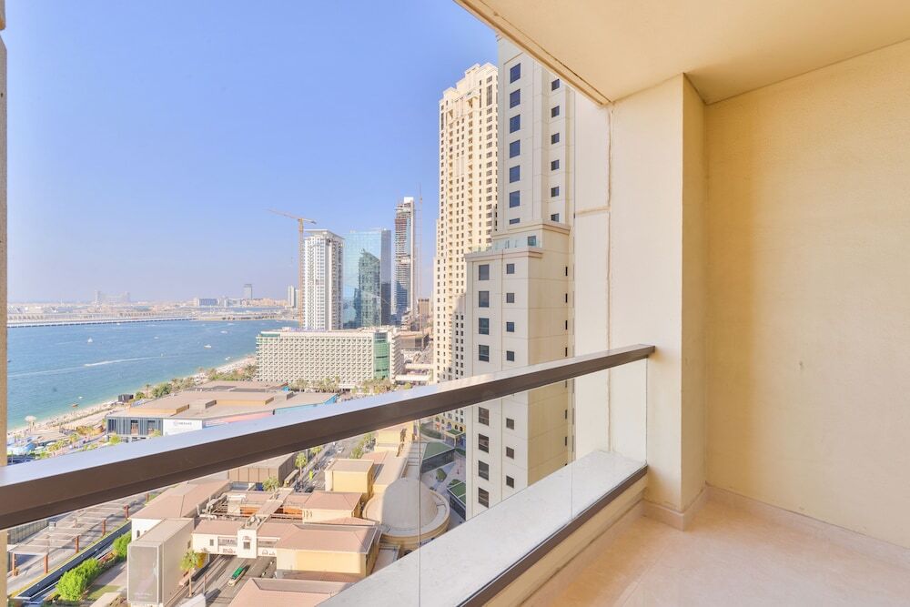 Дубай: Deluxe 3plus1BR JBR - Sea View - Balcony