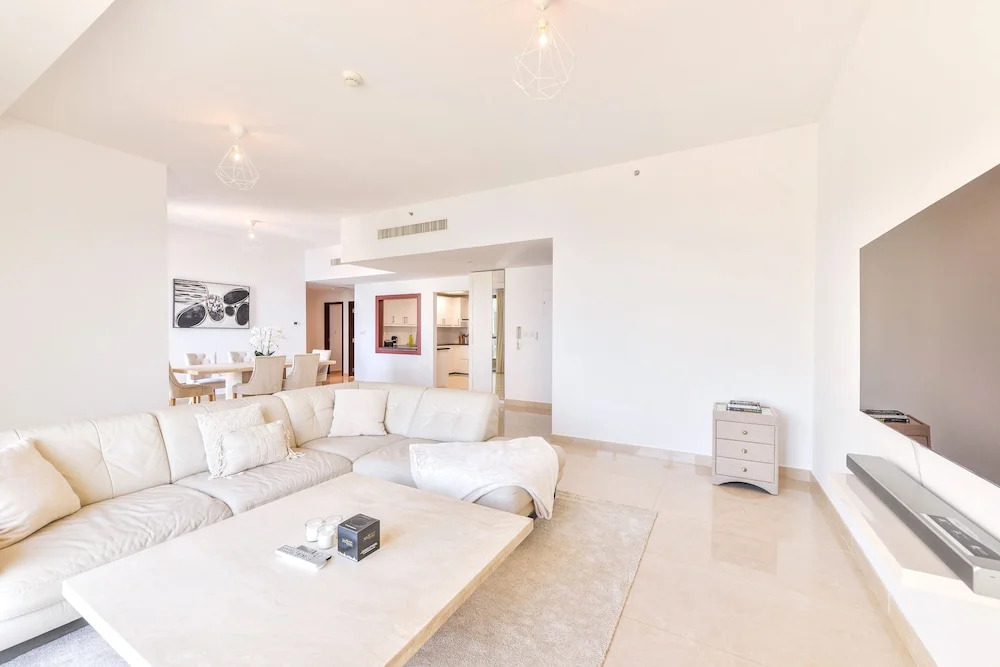 Дубай: Deluxe 3plus1BR JBR - Sea View - Balcony