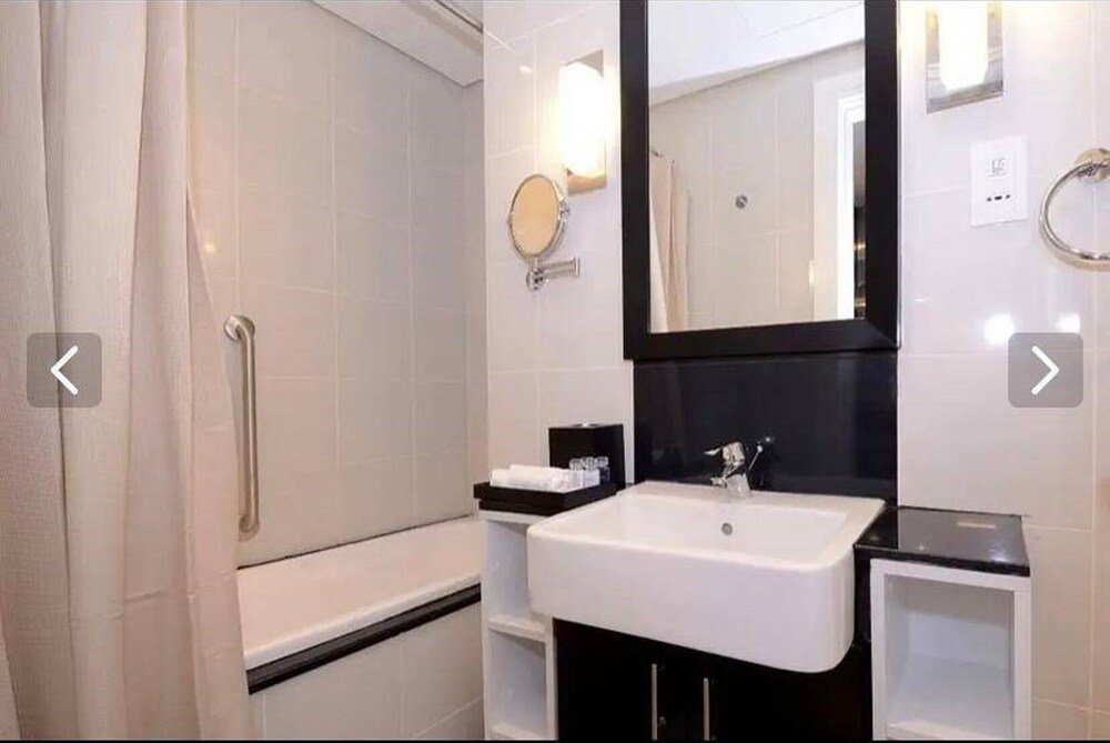 Дубай: Fresh studio in 7 min from Burj Khalifa