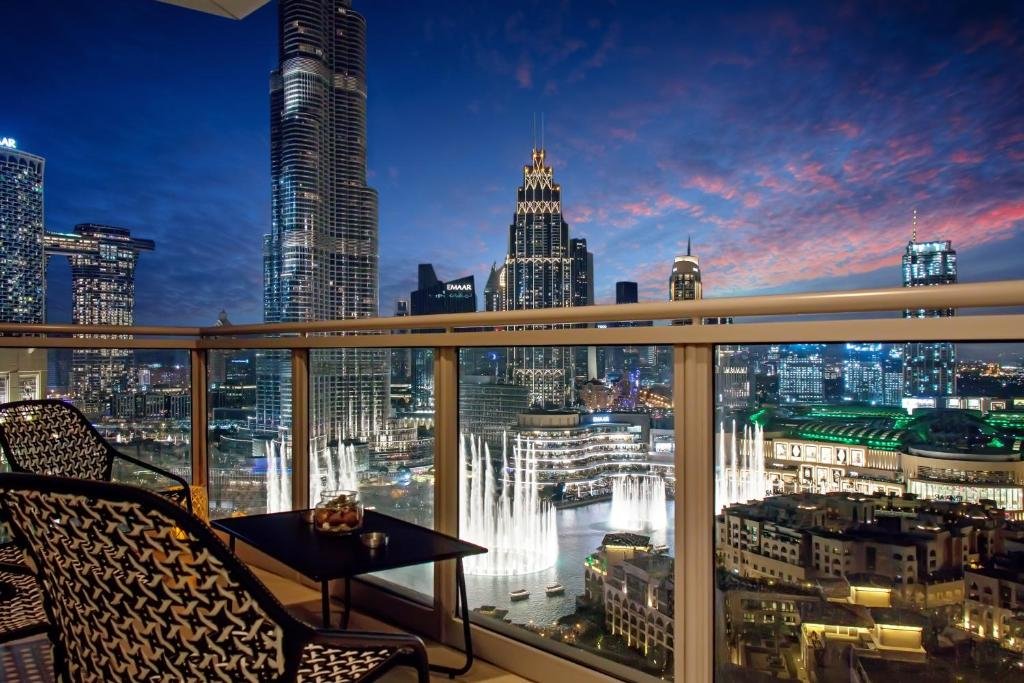 Дубай: FAM Living - The Residences Tower - Burj Khalifa & Fountain Views
