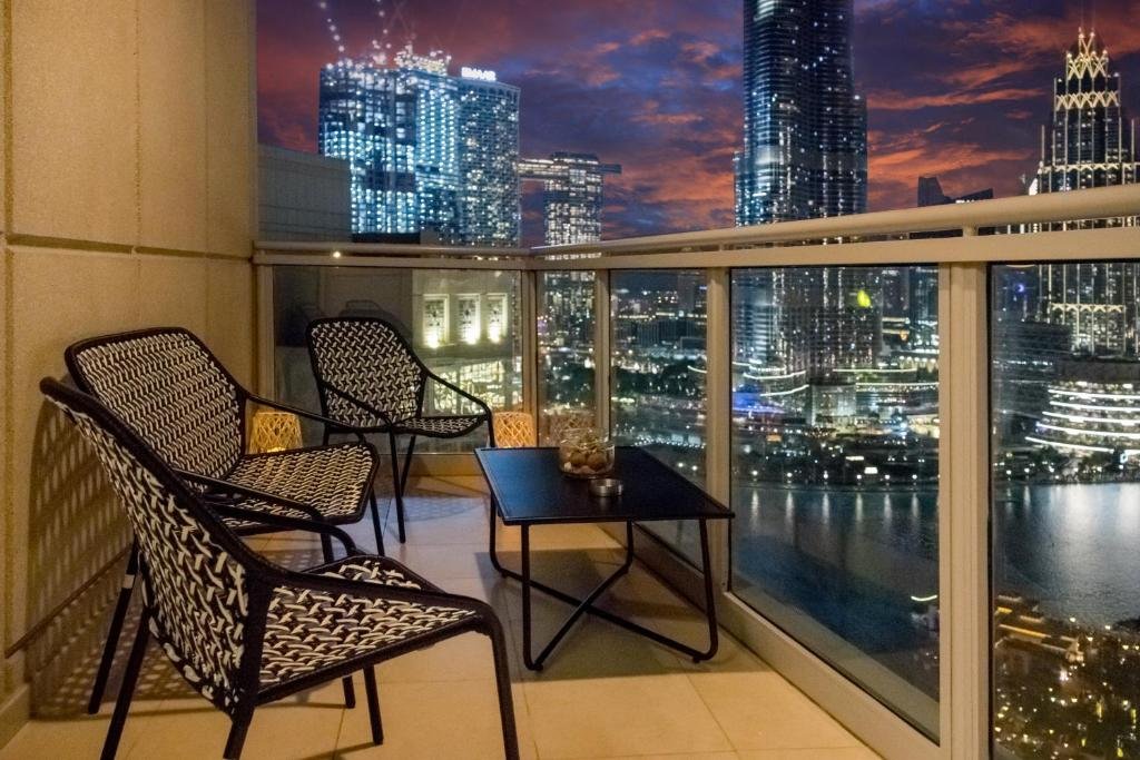 Дубай: FAM Living - The Residences Tower - Burj Khalifa & Fountain Views