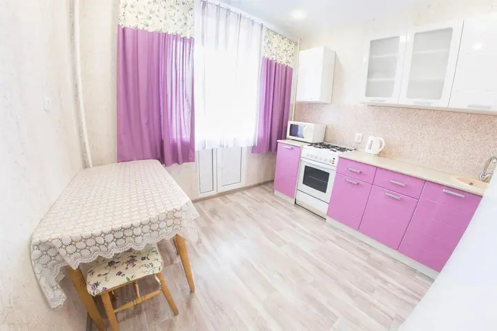 Саратов: Огни Саратова на улице Чапаева