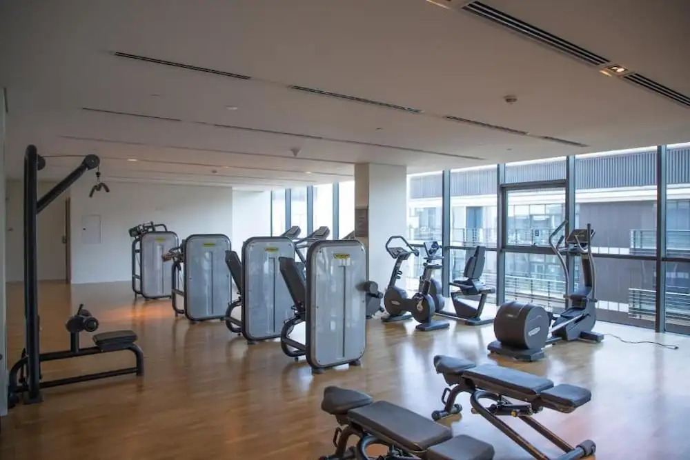Дубай: Aya - Impeccable 1BR Apartment with Balcony in City Walk