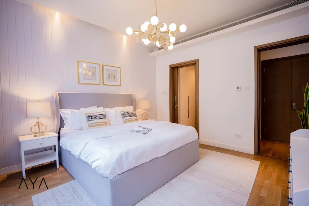 Дубай: Aya - Impeccable 1BR Apartment with Balcony in City Walk
