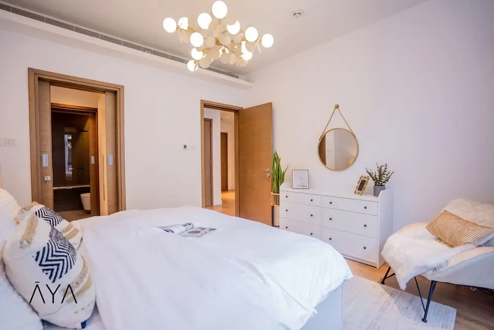 Дубай: Aya - Impeccable 1BR Apartment with Balcony in City Walk