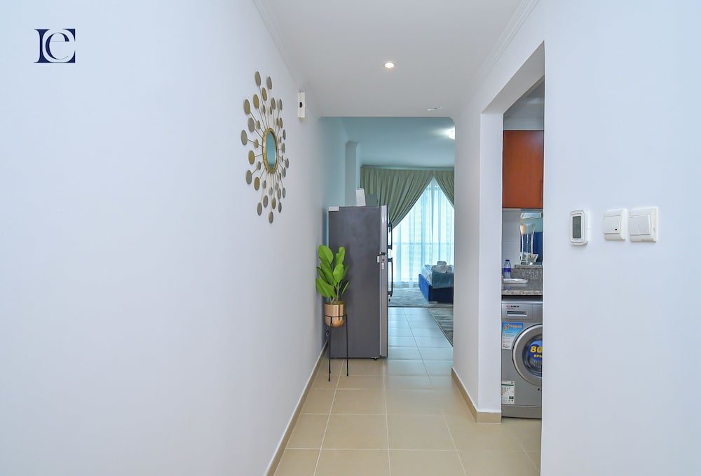 Дубай: Lake View Brand New Studio in X1 Tower JLT - LND