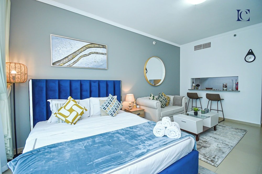 Дубай: Lake View Brand New Studio in X1 Tower JLT - LND