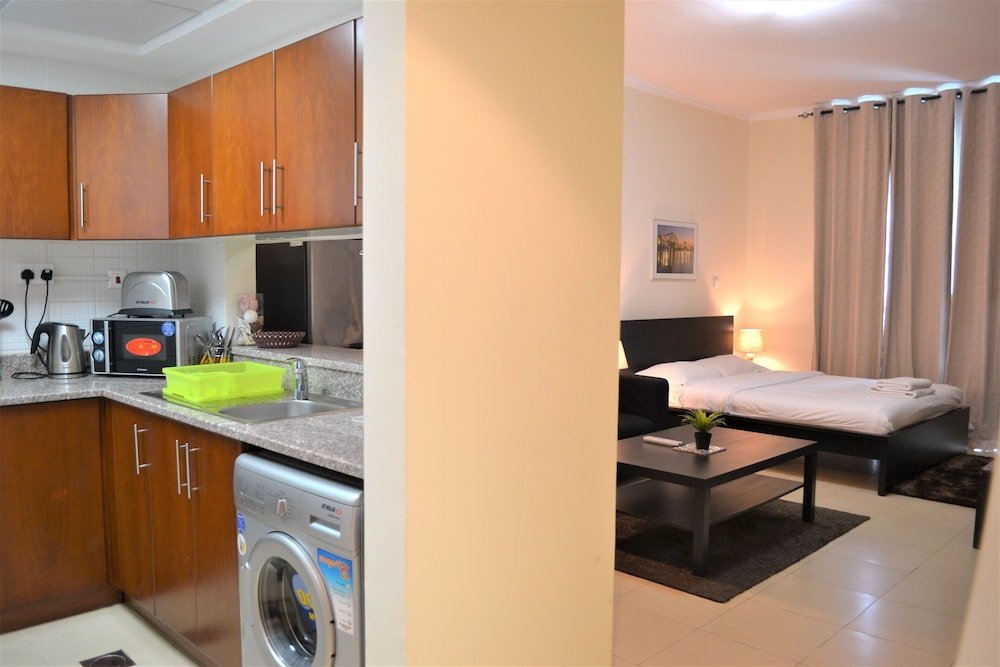 Дубай: Lake View Brand New Studio in X1 Tower JLT - LND